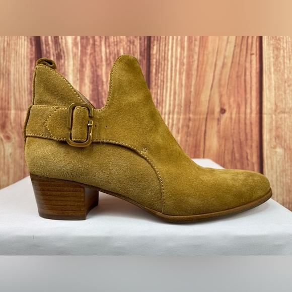 Marc Jacobs ginger tan suede interlock booties women’s size 8.5 brand size 38.5 - Picture 10 of 17